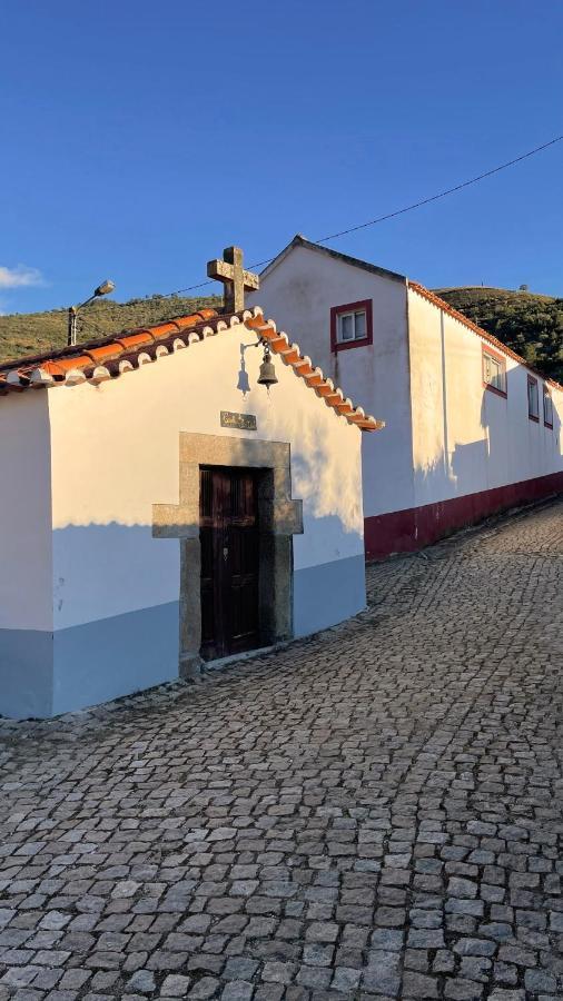 My Grandmas A Casa Das Avos Vale de Figueira Ngoại thất bức ảnh